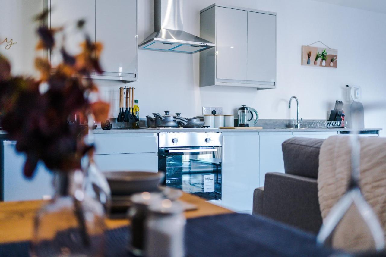 Stunning 2 Bed Apt By Greenstay Serviced Accommodation - Located In Formby Village - Perfect For Short & Long Stays - Couples, Friends & Families & Business Travellers All Welcome - Dog Friendly - 7 מראה חיצוני תמונה