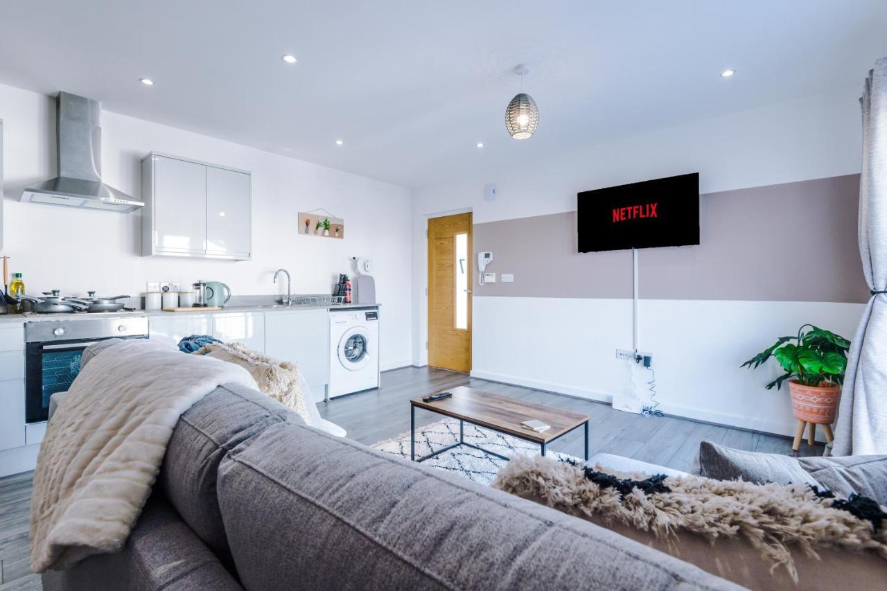 Stunning 2 Bed Apt By Greenstay Serviced Accommodation - Located In Formby Village - Perfect For Short & Long Stays - Couples, Friends & Families & Business Travellers All Welcome - Dog Friendly - 7 מראה חיצוני תמונה